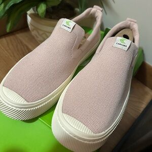 Cariuma Knit Slip On